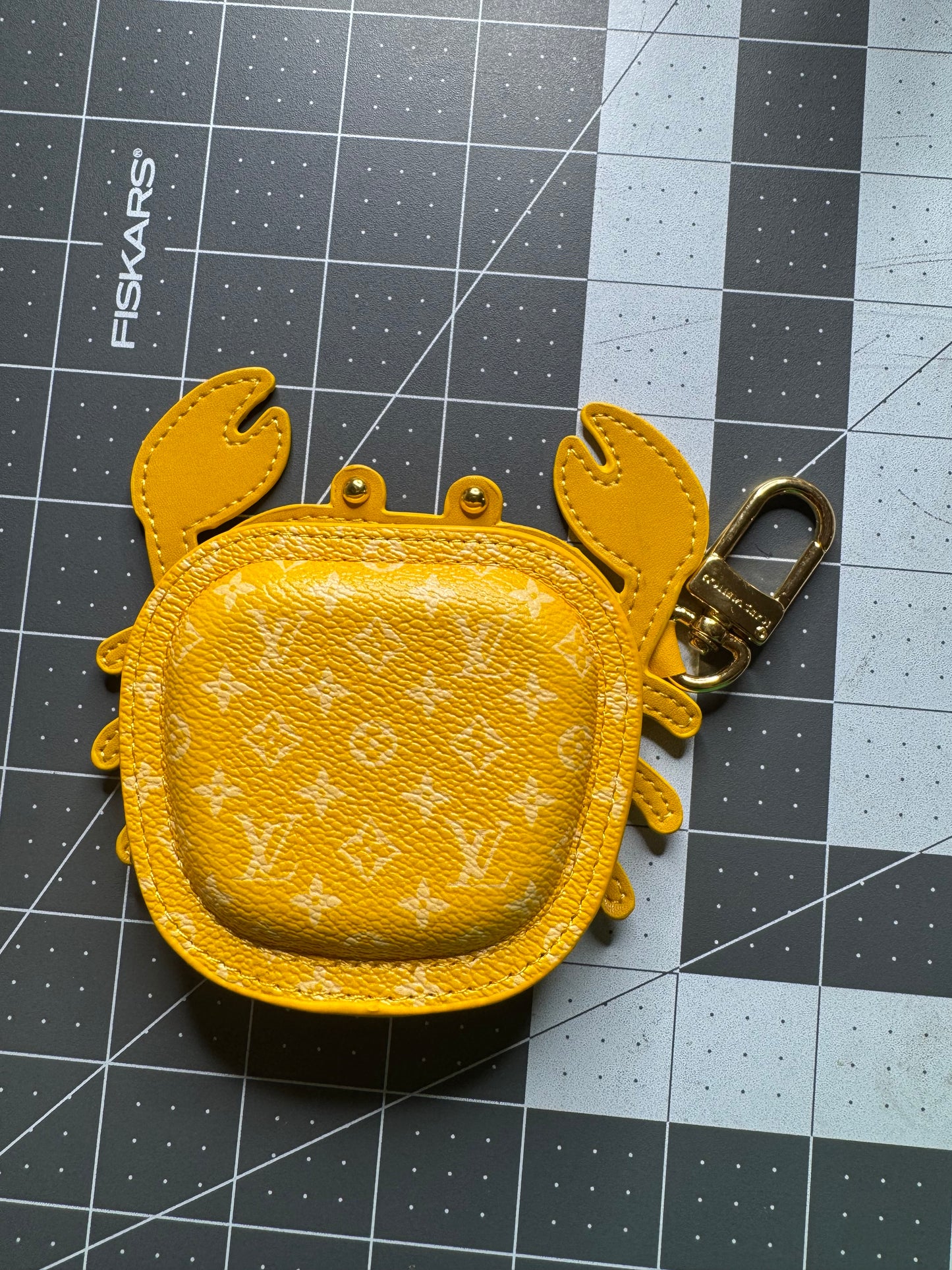 Turtle Pouch & Crab