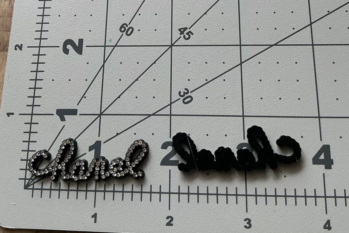 CHAN-EL FLAT BACK Charms